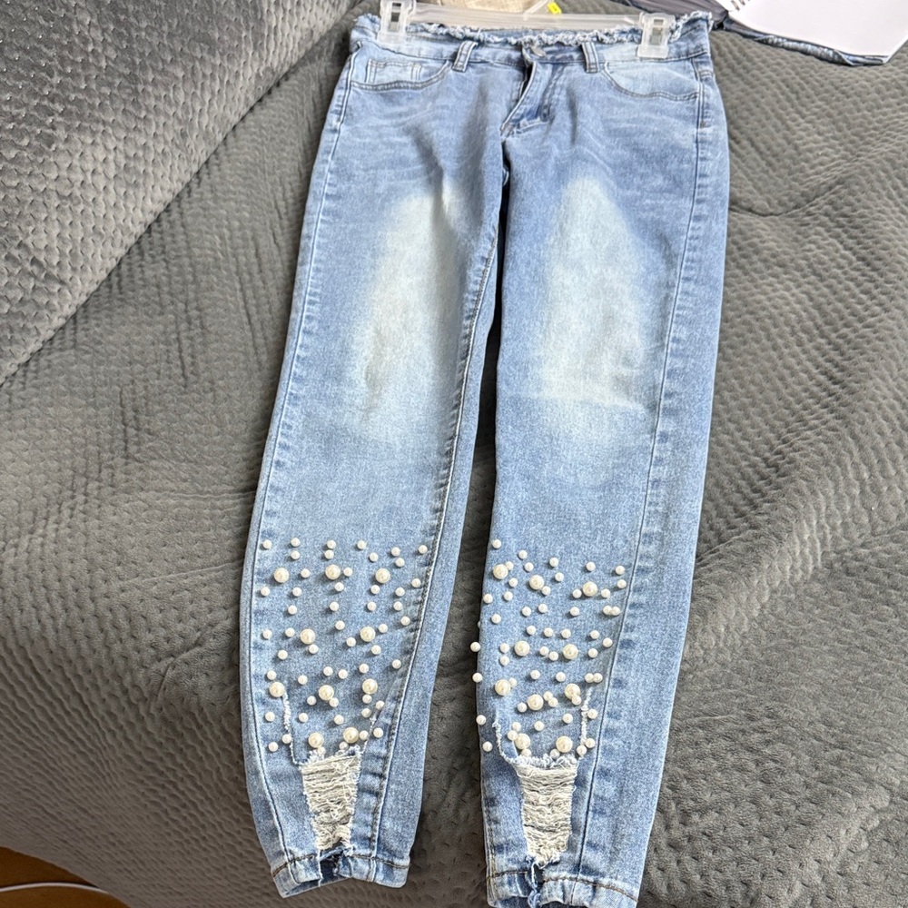 Elegant Pearl Embellished Light Blue Jeans